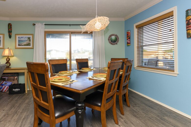 PalmTiki, Canal-based Tiki & Beach Themed Fun Escape in Rockport, Texas - Rockport, Texas