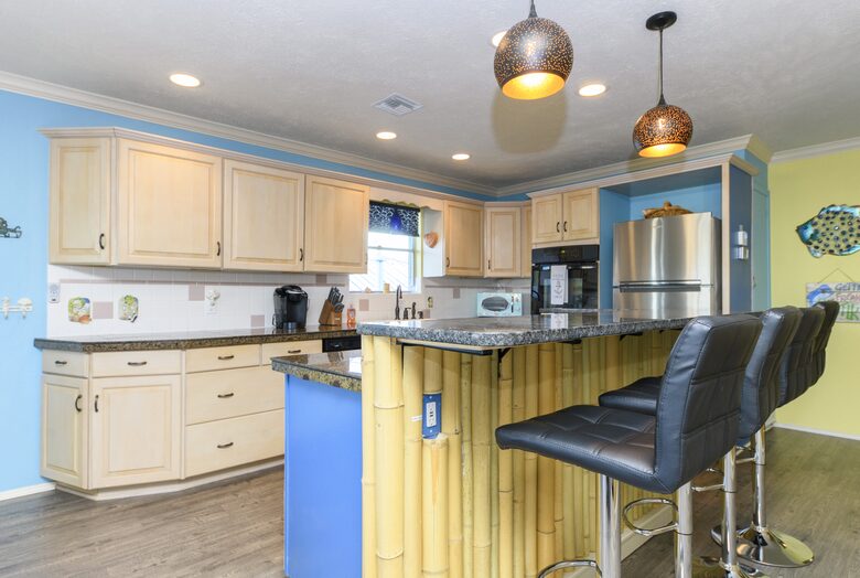 PalmTiki, Canal-based Tiki & Beach Themed Fun Escape in Rockport, Texas - Rockport, Texas