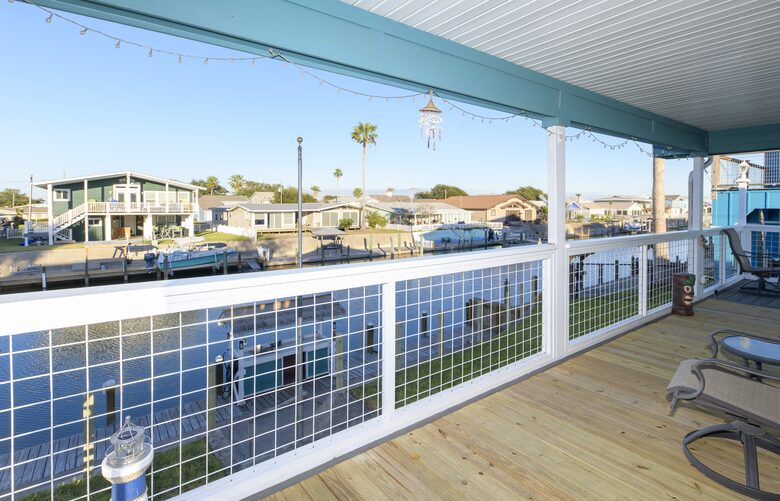 PalmTiki, Canal-based Tiki & Beach Themed Fun Escape in Rockport, Texas - Rockport, Texas