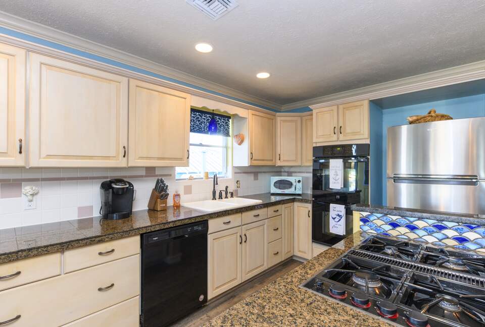 PalmTiki, Canal-based Tiki & Beach Themed Fun Escape in Rockport, Texas - Rockport, Texas