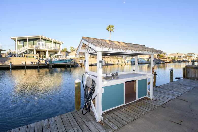 PalmTiki, Canal-based Tiki & Beach Themed Fun Escape in Rockport, Texas - Rockport, Texas