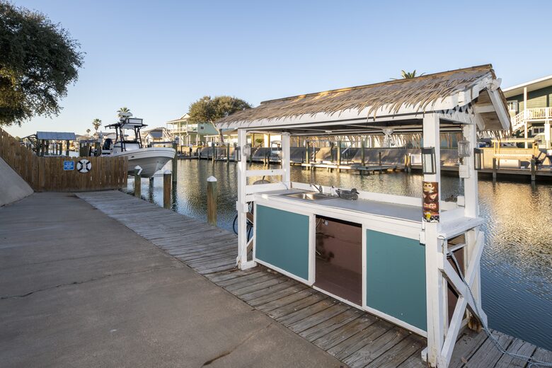 PalmTiki, Canal-based Tiki & Beach Themed Fun Escape in Rockport, Texas - Rockport, Texas
