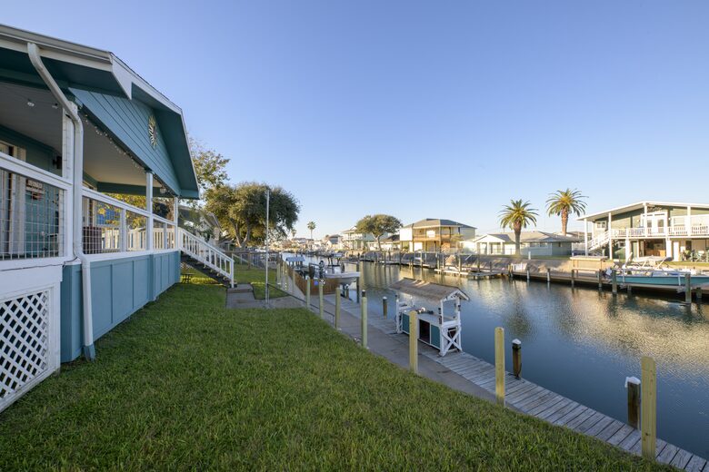 PalmTiki, Canal-based Tiki & Beach Themed Fun Escape in Rockport, Texas - Rockport, Texas