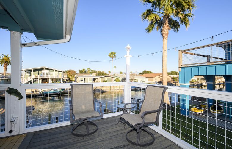 PalmTiki, Canal-based Tiki & Beach Themed Fun Escape in Rockport, Texas - Rockport, Texas