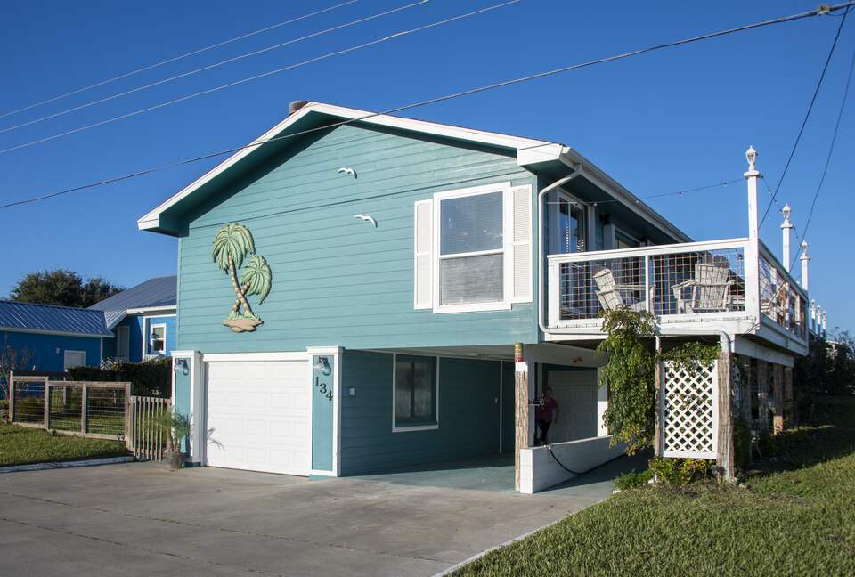 PalmTiki, Canal-based Tiki & Beach Themed Fun Escape in Rockport, Texas - Rockport, Texas