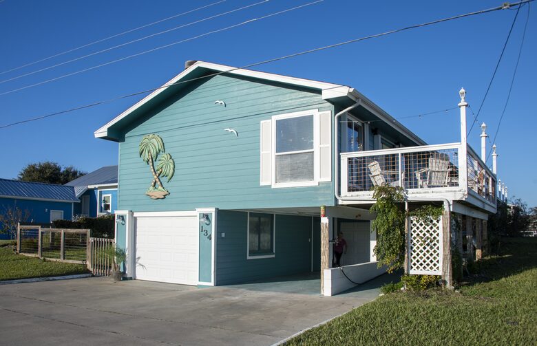 PalmTiki, Canal-based Tiki & Beach Themed Fun Escape in Rockport, Texas - Rockport, Texas