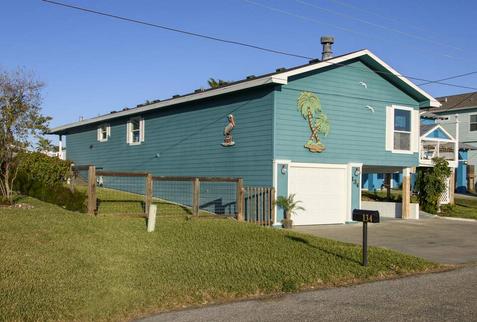 PalmTiki, Canal-based Tiki & Beach Themed Fun Escape in Rockport, Texas - Rockport, Texas