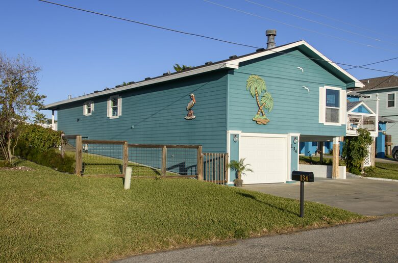 PalmTiki, Canal-based Tiki & Beach Themed Fun Escape in Rockport, Texas - Rockport, Texas