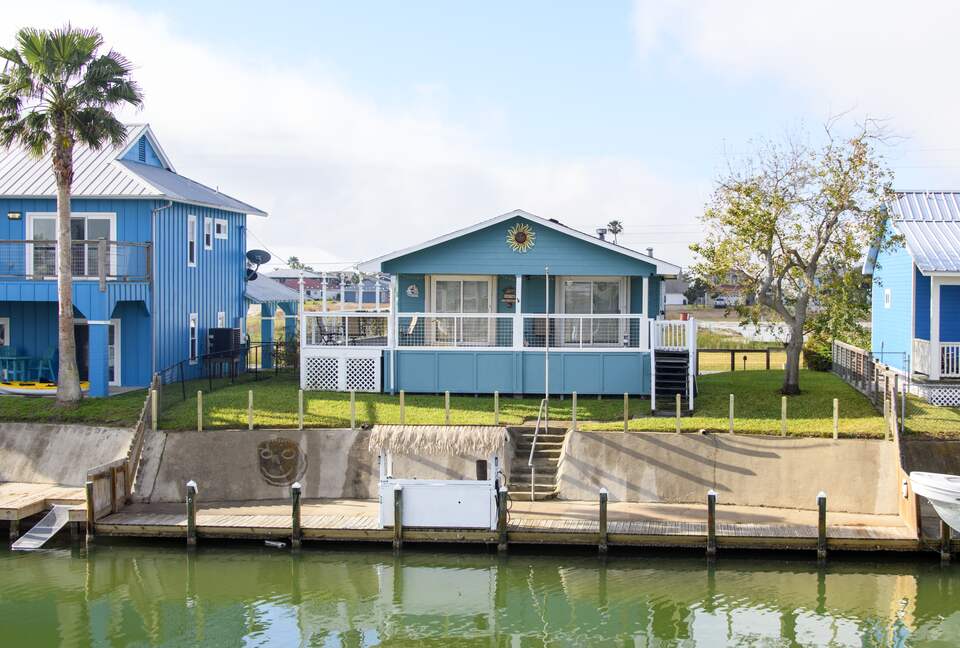 PalmTiki, Canal-based Tiki & Beach Themed Fun Escape in Rockport, Texas - Rockport, Texas