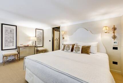 The Flair | Pantheon view - Rome, Italy