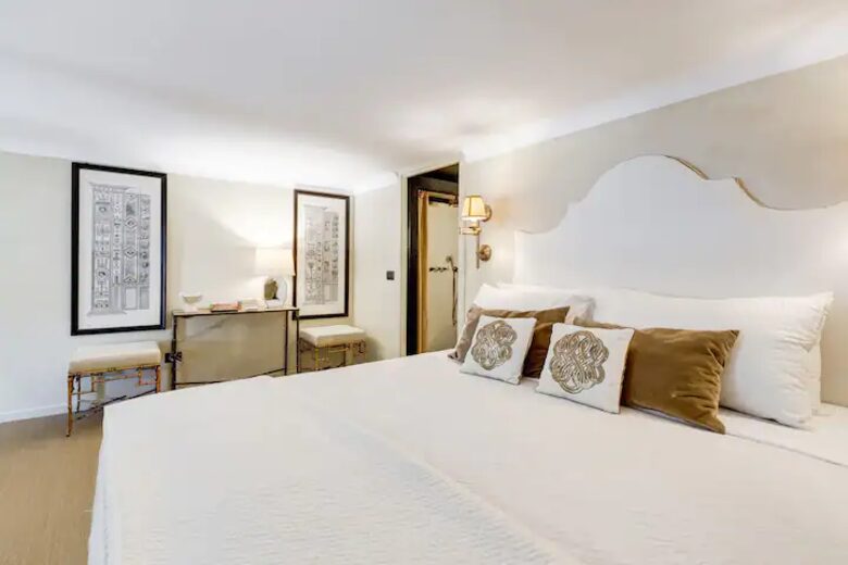 The Flair | Pantheon view - Rome, Italy