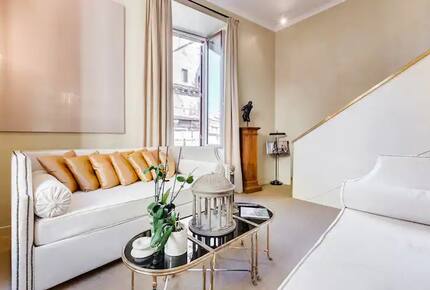 The Flair | Pantheon view - Rome, Italy