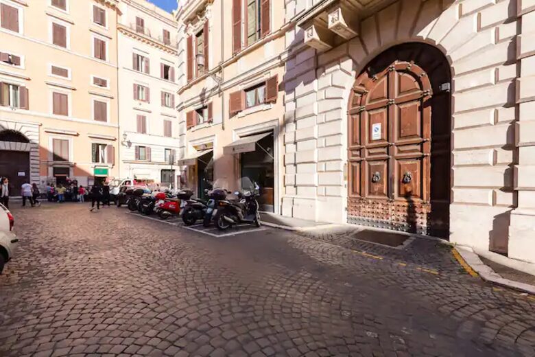 The Flair | Pantheon view - Rome, Italy