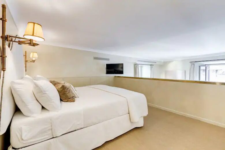 The Flair | Pantheon view - Rome, Italy