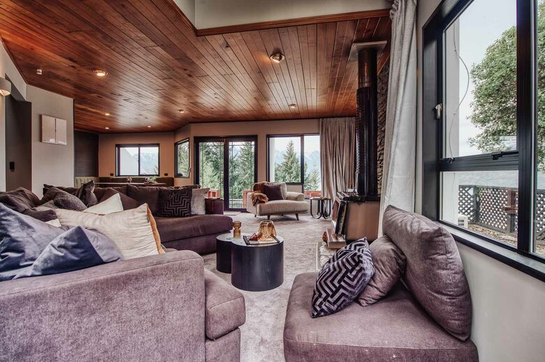 Queenstown home with stunning views and space for the family - Queenstown, New Zealand