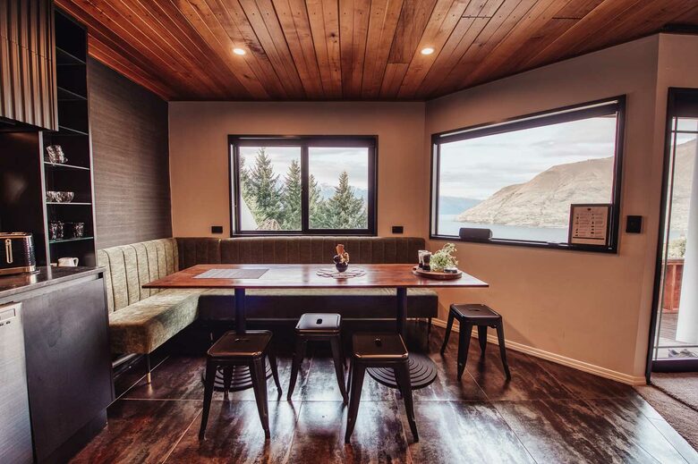 Queenstown home with stunning views and space for the family - Queenstown, New Zealand