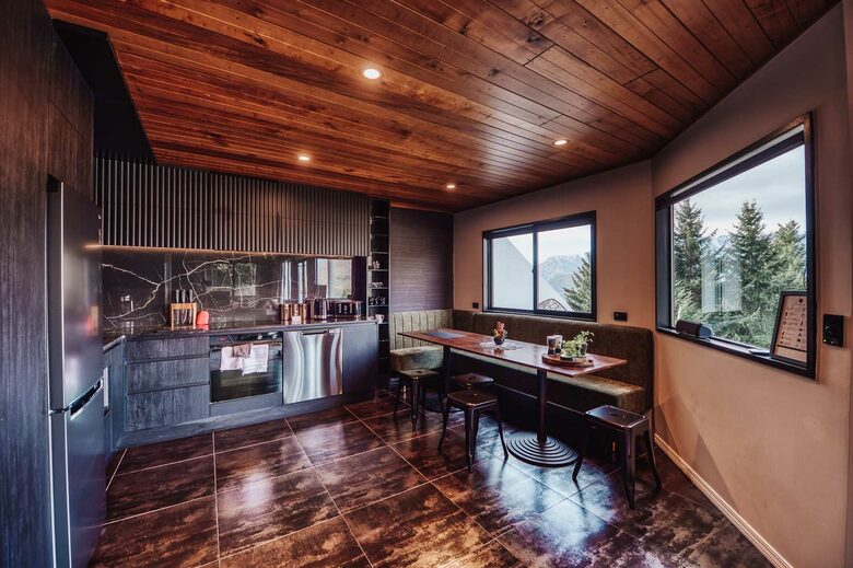 Queenstown home with stunning views and space for the family - Queenstown, New Zealand