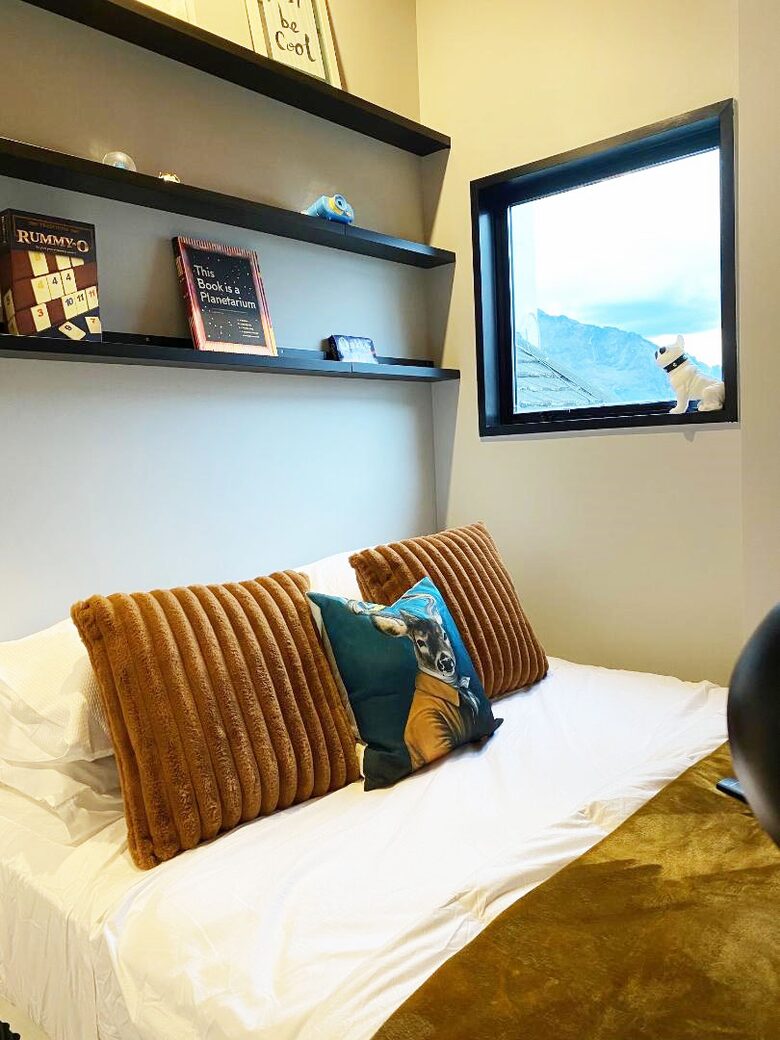 Queenstown home with stunning views and space for the family - Queenstown, New Zealand