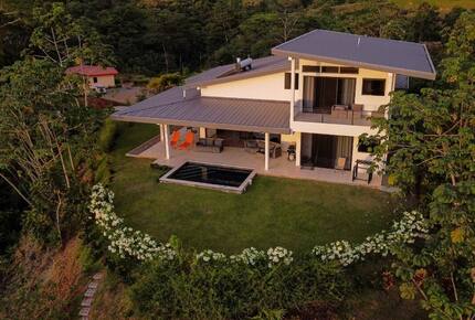 Casa Cascada | Spacious New family Home with Panoramic Views and Expansive kitchen - Ojochal, Costa Rica