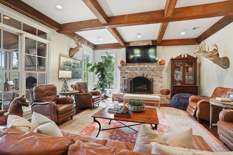 Stunning Saint Francisville Lakefront - Saint Francisville, Louisiana