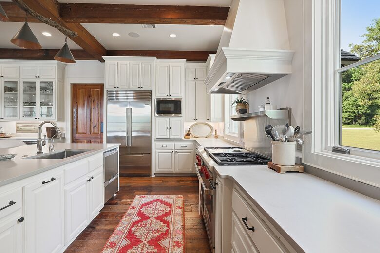 Stunning Saint Francisville Lakefront - Saint Francisville, Louisiana