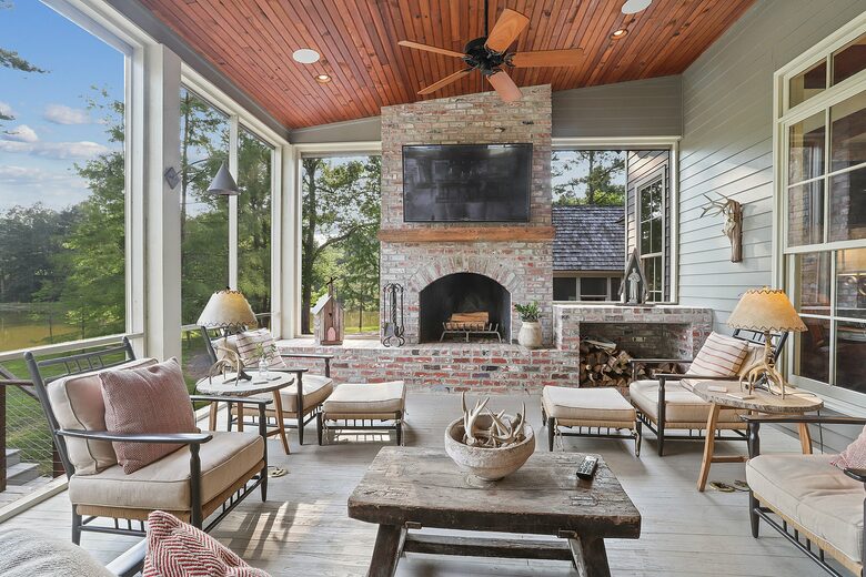 Stunning Saint Francisville Lakefront - Saint Francisville, Louisiana