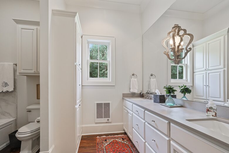 Stunning Saint Francisville Lakefront - Saint Francisville, Louisiana