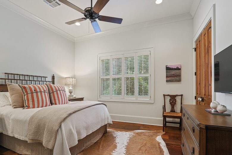 Stunning Saint Francisville Lakefront - Saint Francisville, Louisiana