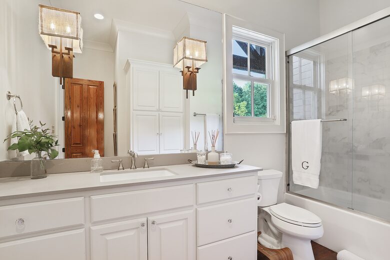 Stunning Saint Francisville Lakefront - Saint Francisville, Louisiana