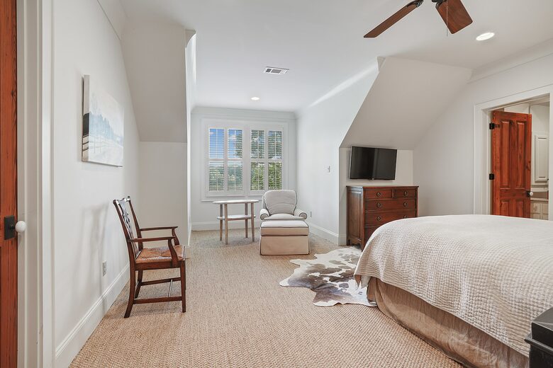 Stunning Saint Francisville Lakefront - Saint Francisville, Louisiana