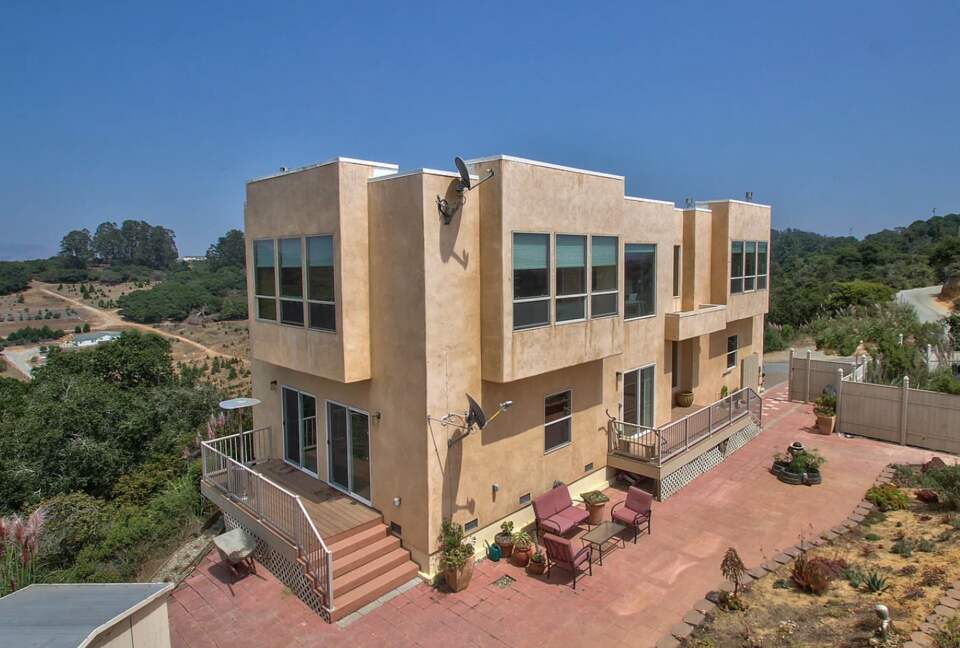 Gated Hilltop Home with Panoramic Bay Views - Royal Oaks, California