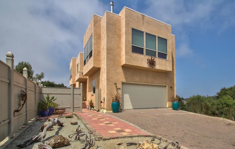 Gated Hilltop Home with Panoramic Bay Views - Royal Oaks, California