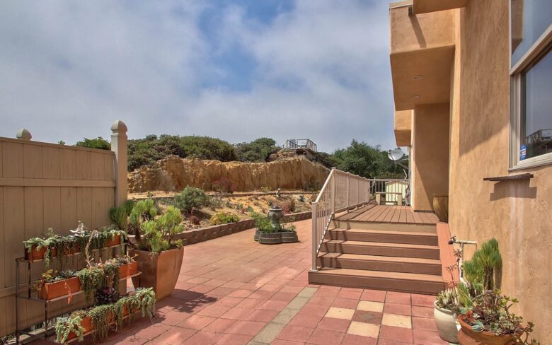 Gated Hilltop Home with Panoramic Bay Views - Royal Oaks, California