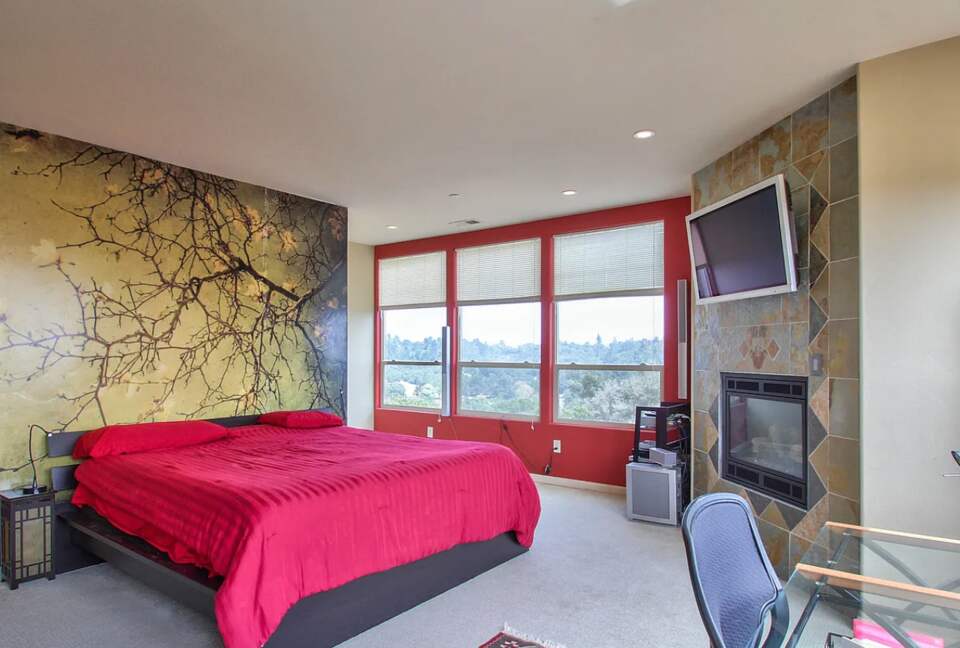 Gated Hilltop Home with Panoramic Bay Views - Royal Oaks, California