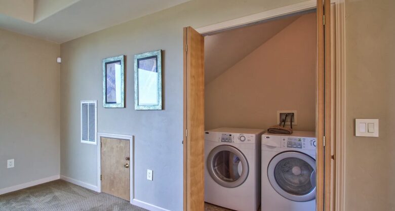 Gated Hilltop Home with Panoramic Bay Views - Royal Oaks, California