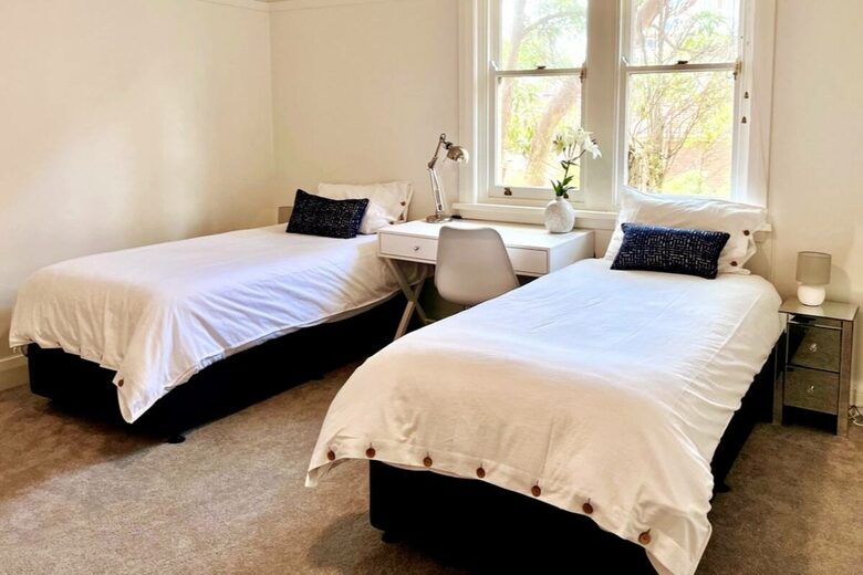 Stunning ocean view Manly home, walk to Manly beach and Sydney harbour - Manly, Australia