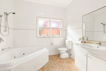 Stunning ocean view Manly home, walk to Manly beach and Sydney harbour - Manly, Australia