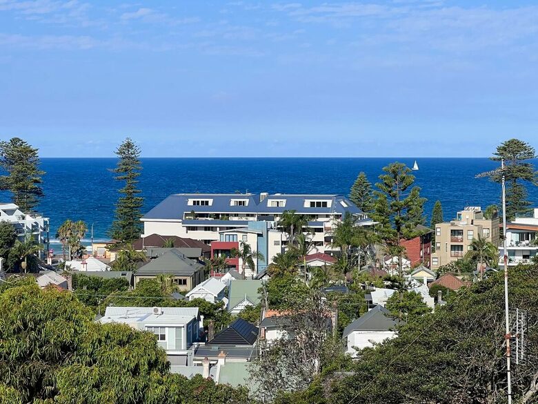Stunning ocean view Manly home, walk to Manly beach and Sydney harbour - Manly, Australia