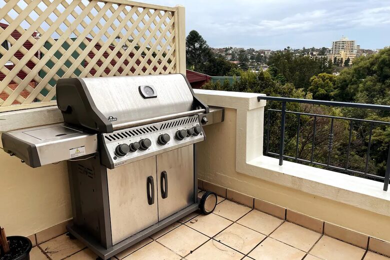 Stunning ocean view Manly home, walk to Manly beach and Sydney harbour - Manly, Australia