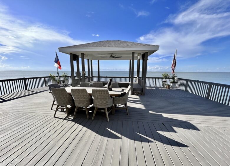 Bayfront Getaway with a Pool and Hot Tub - Galveston, Texas