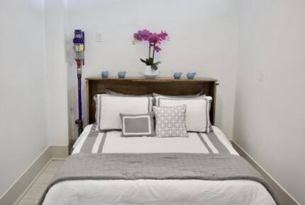 Bayfront Getaway with a Pool and Hot Tub - Galveston, Texas