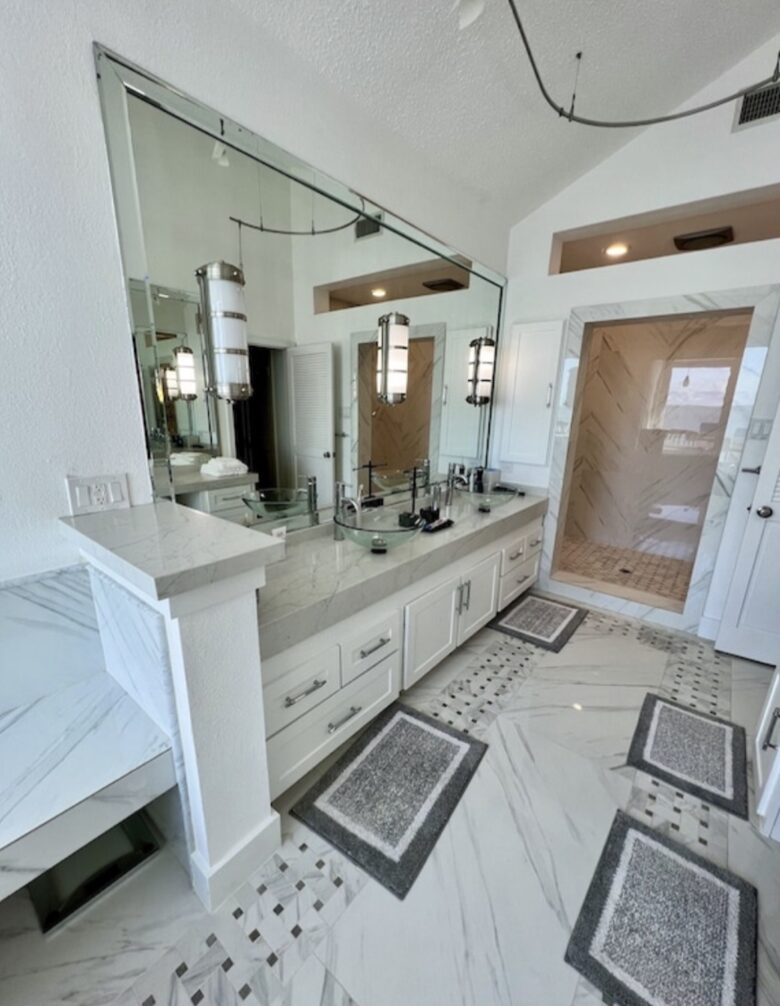 Bayfront Getaway with a Pool and Hot Tub - Galveston, Texas