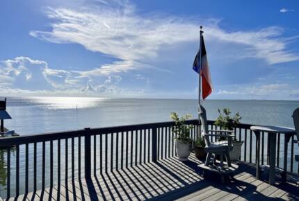 Bayfront Getaway with a Pool and Hot Tub - Galveston, Texas