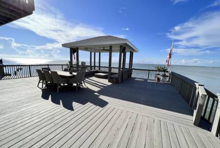 Bayfront Getaway with a Pool and Hot Tub - Galveston, Texas