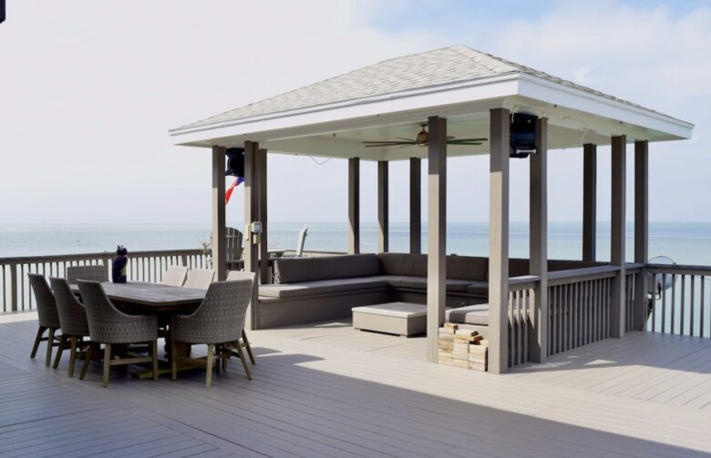 Bayfront Getaway with a Pool and Hot Tub - Galveston, Texas