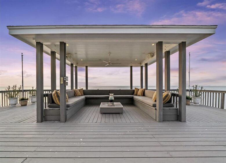 Bayfront Getaway with a Pool and Hot Tub - Galveston, Texas