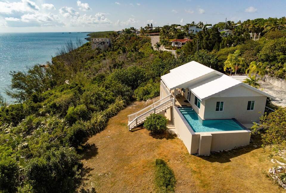 Beautiful Home on 10 Acre Estate | Private Pool | Snorkeling | Caves - Governor's Harbour, Bahamas