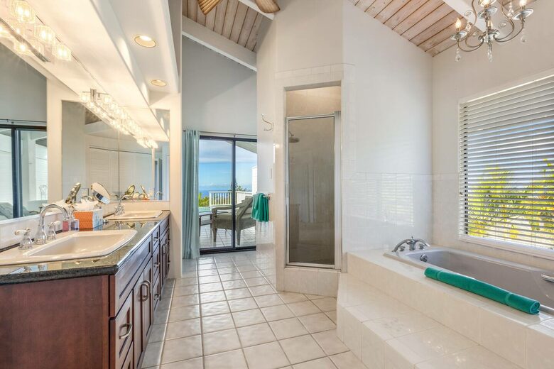 Kona Blue Laule'a House - Kailua Kona, Hawaii