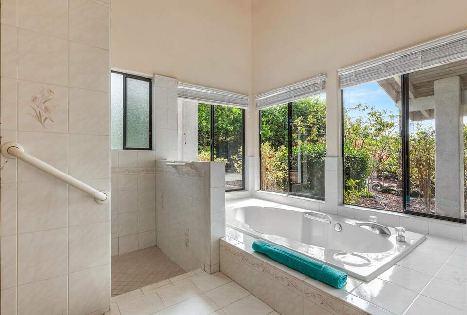 Kona Blue Laule'a House - Kailua Kona, Hawaii