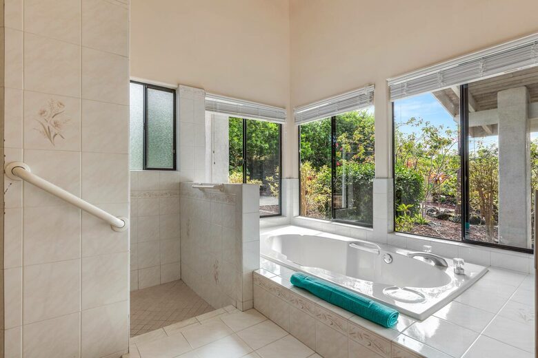 Kona Blue Laule'a House - Kailua Kona, Hawaii